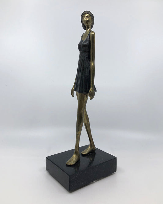 Walking Girl